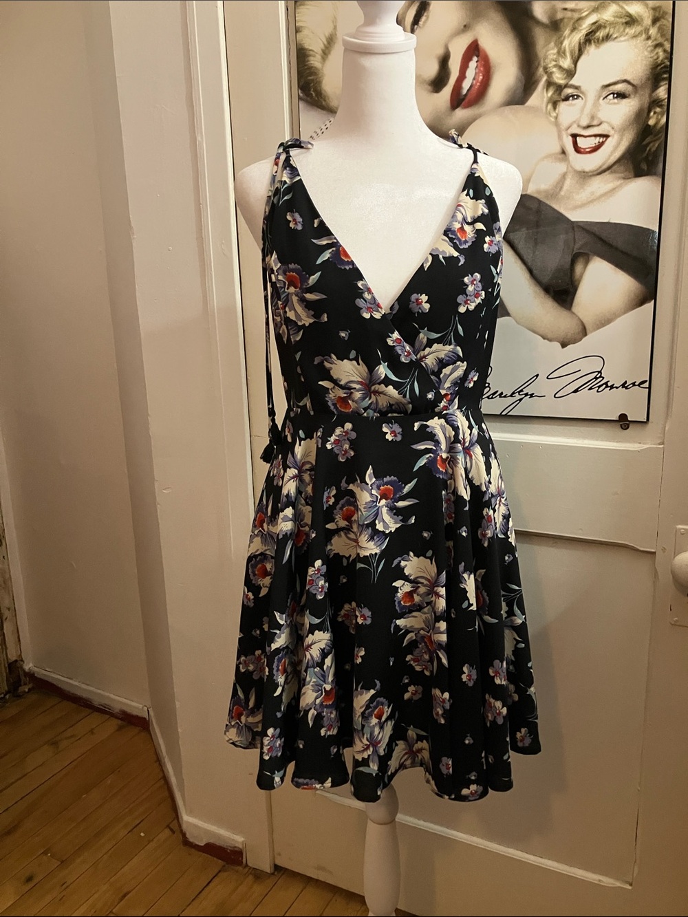 Floral V-Neck Tie-Shoulder Sundress in Navy